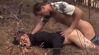 Sexo gay na floresta