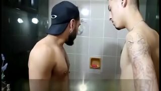 Banheirao gay videos