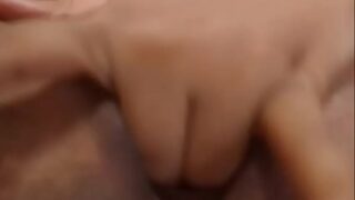 Dois dedos na buceta