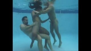 Porno na piscina