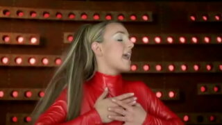Britney womanizer music video