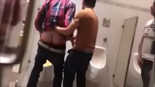 Gay banheiro publico