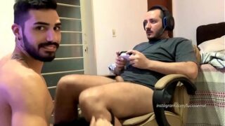 Sexo gay dotado brasileiro