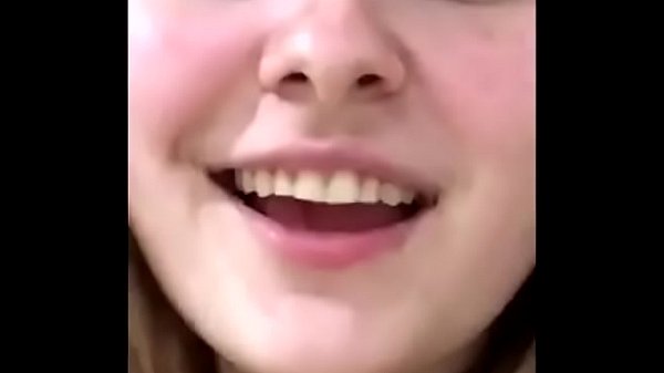 Novinha linda demais mostrando tudo no banho – vídeo completo em http://locinealy.com/PYl