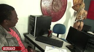 Empregada gostosa dando c*